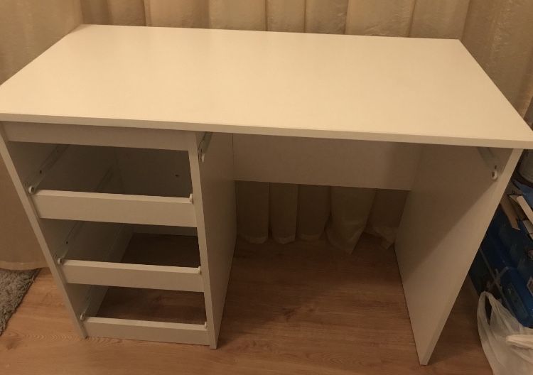 Biurko komputerowe z szufladami , białe bdb stan