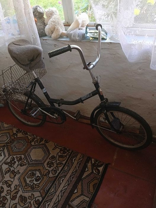 Велосипед аист, з багажником.