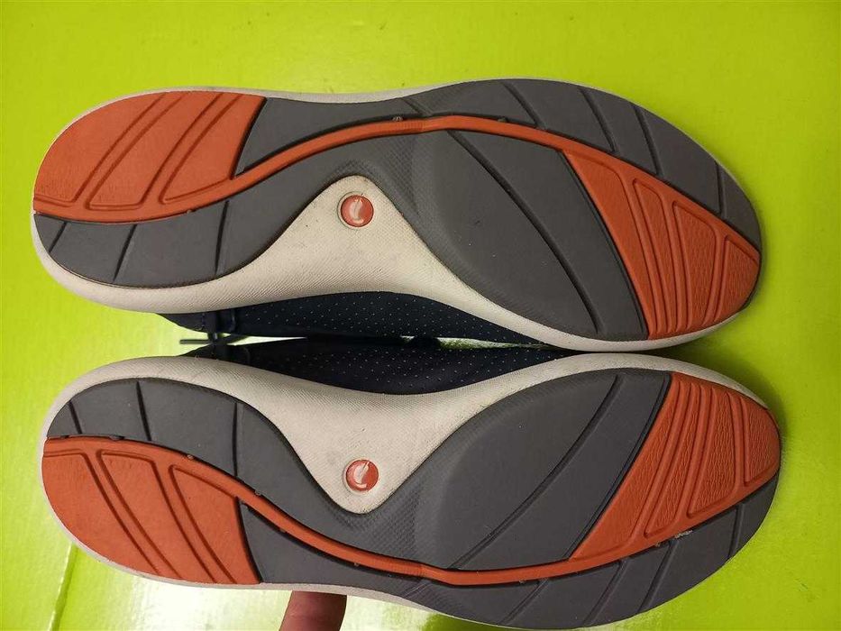 Кроссовки Clarks  ОРИГИНАЛЬНЫЕ женские кожаные 37 РАЗМЕР