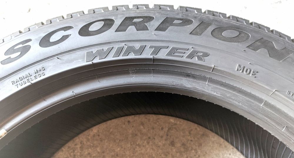 Шини зимові R19 235/55 Pirelli Scorpion Winter Run Flat