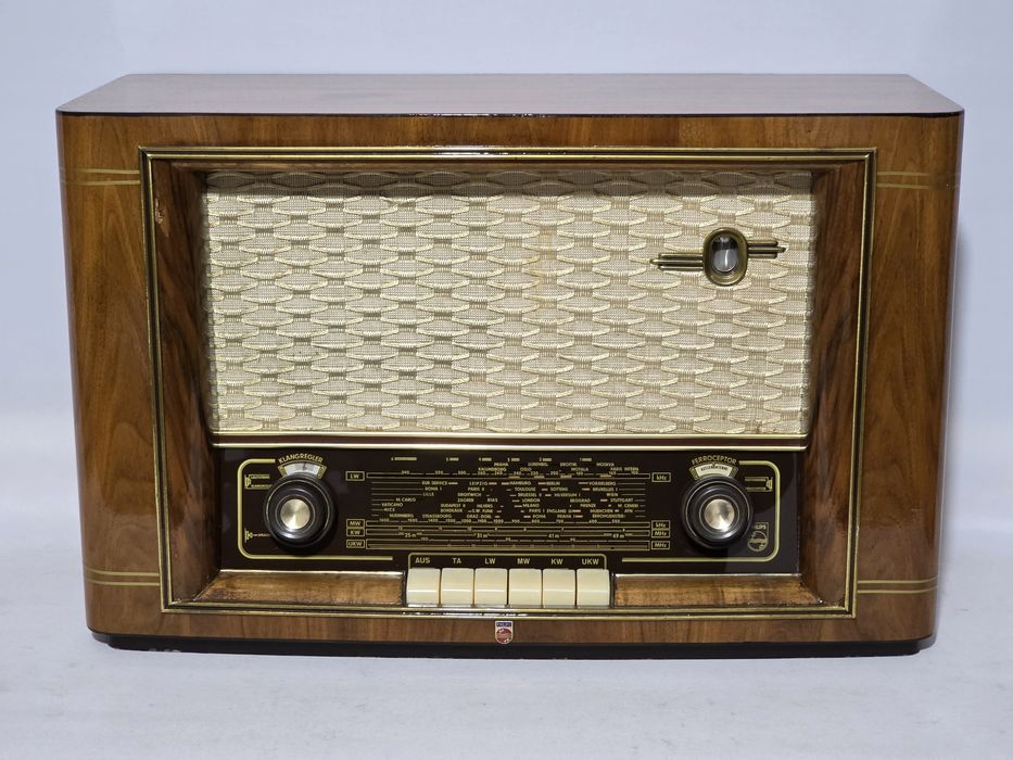 Rádio antigo reparado Phillips
