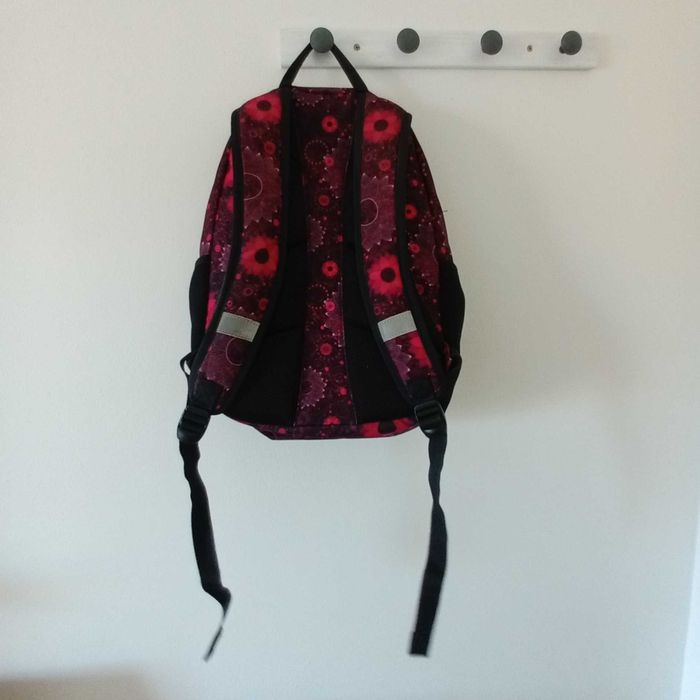 Mochila Pelikan preta e rosa