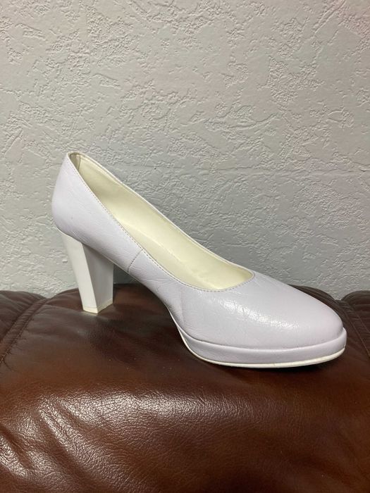 Nowe buty białe, r. 37 i 39 wys. 7 cm wyprzedaż