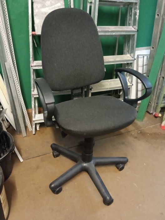 Кресло офисное продам