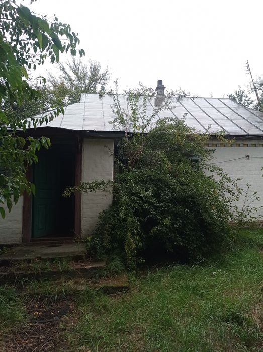 Будинок в 100км від Києва в селі Підлісне.