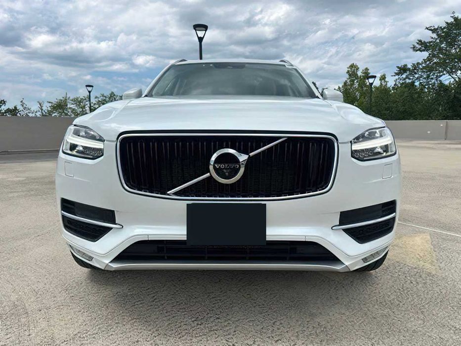 Volvo XC90      2018