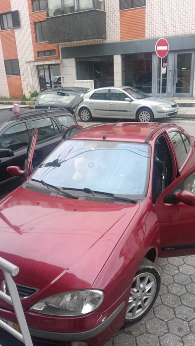 Carro megane classic. 1.4