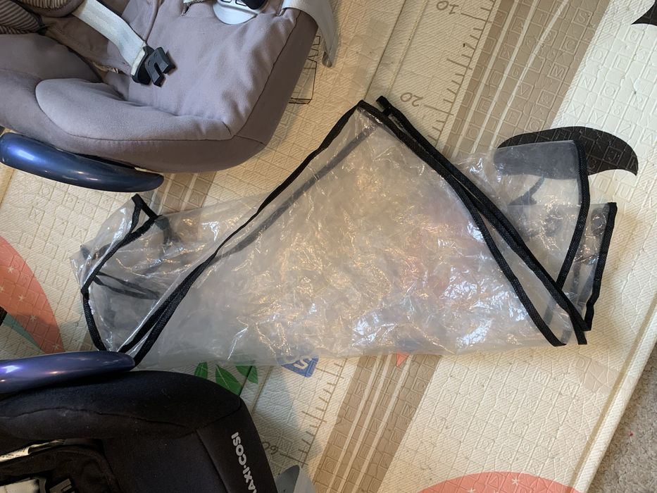 2× Maxi-Cosi CabrioFix + baza ISOFIX FamilyFix