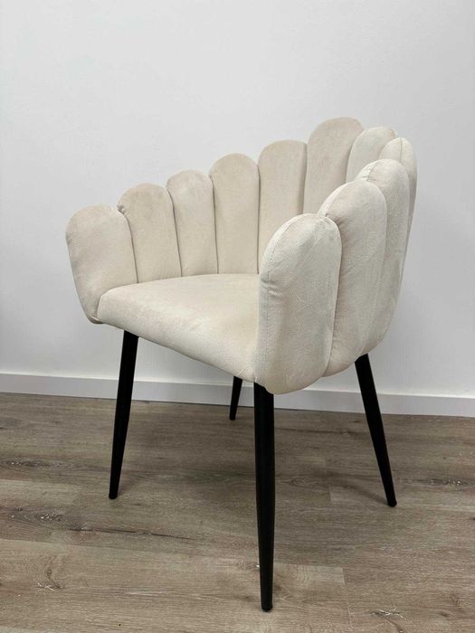 Cadeirão em veludo  NOVO