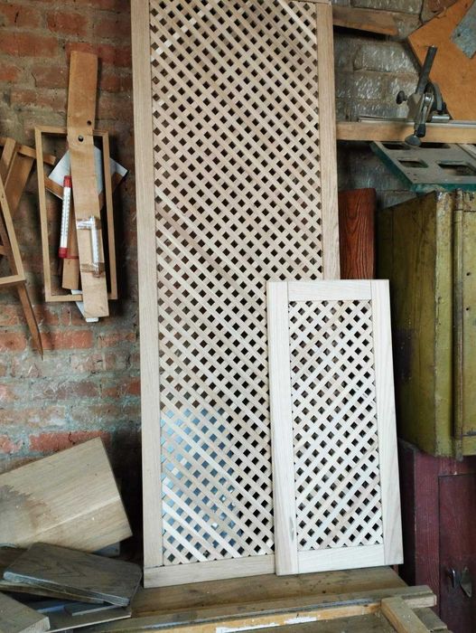 Меблеві фасади, декоративна решітка з дерева, перегородка, на батарею