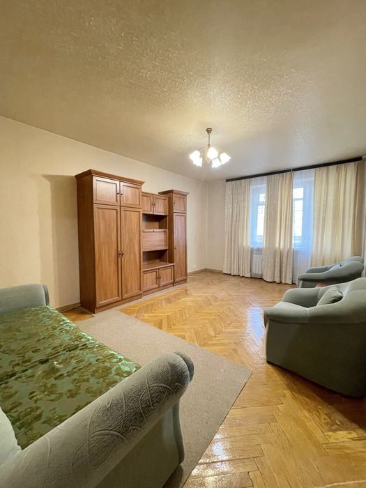 Продаж 1-к квартири вул. Предславинська 38, метро Палац Україна і Либідська 4 хв!