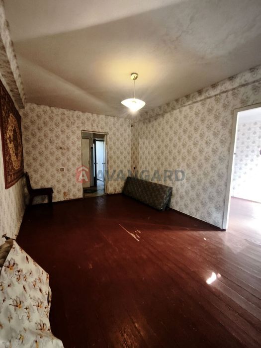 Продам 3 кімнатну квартиру. Під ремонт. Р-н Вокзалів