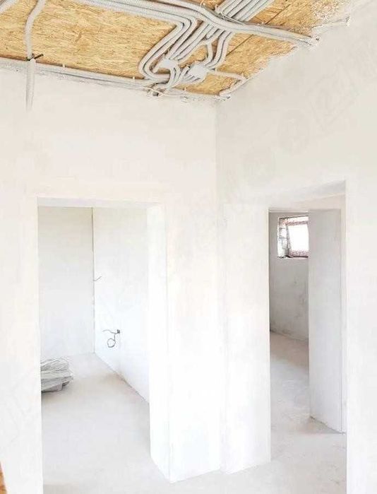 Машинная полусухая стяжка пола. Машинная штукатурка стен. - Оздоблення ...