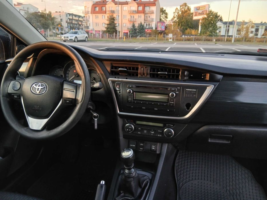 Toyota Auris 2015 r. 1,6