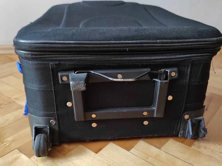 Walizka 64 x 42 x 24