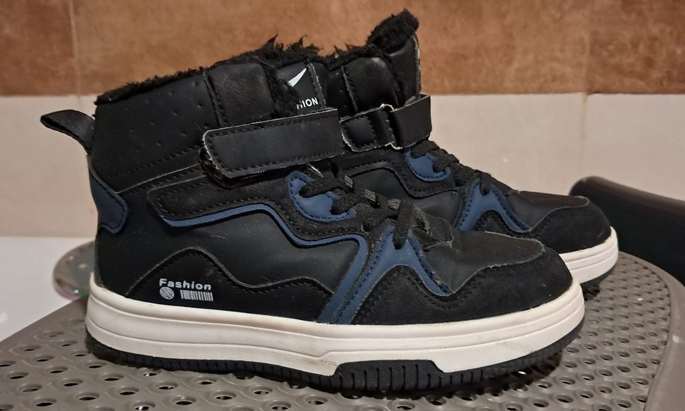 Зимові кросівки хайтопи 33 розміру