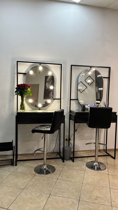 Оренда робочого місця бровиста; візажиста