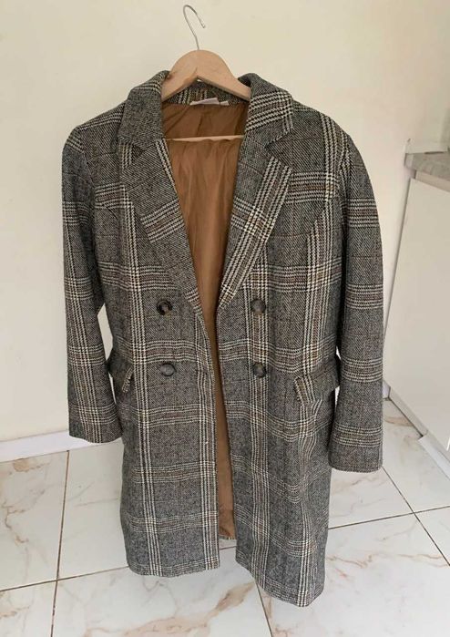 Пальто жіноче TrendOne  в клітинку на розмір 48-50 осінь-весна