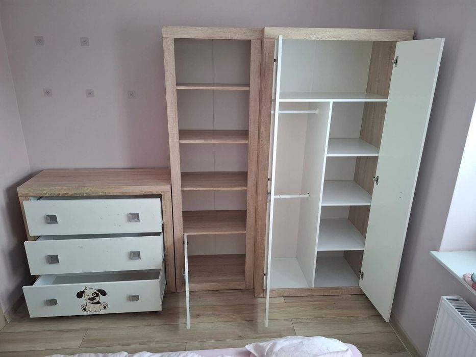 Meble dziecięce uniwersalne / zestaw mebli
