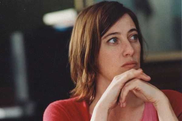 É MAIS FÁCIL UM CAMELO... (Valeria Bruni Tedeschi/Chiara Mastroianni)