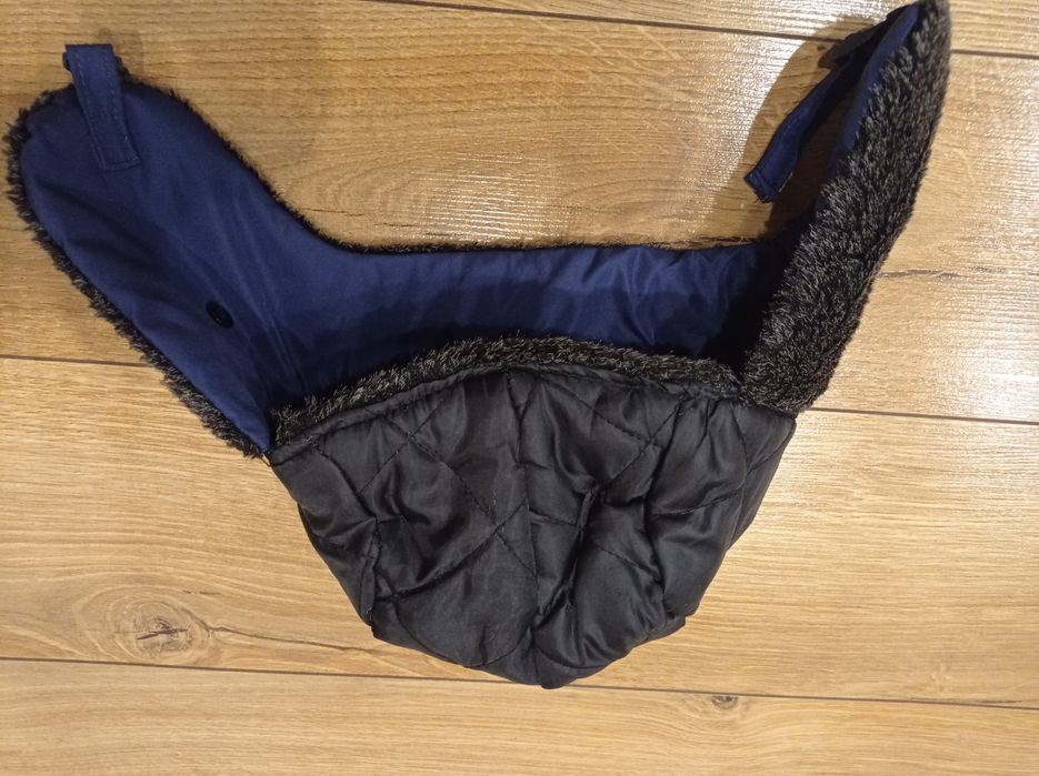 Czapka uszatka granatowa