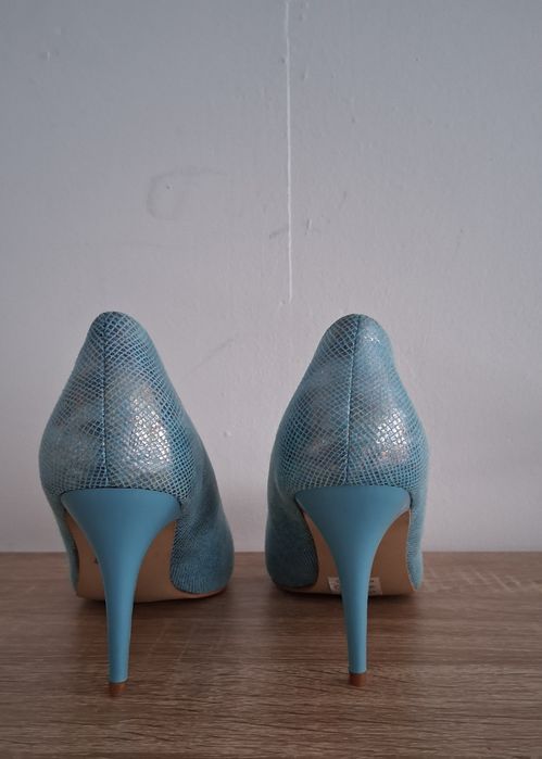 Buty na obcasie 38