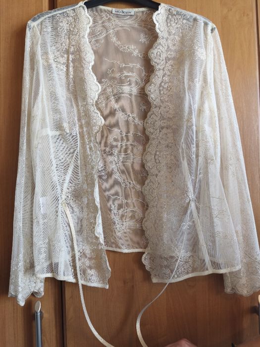 Modesta bluzeczka z narzutką 46