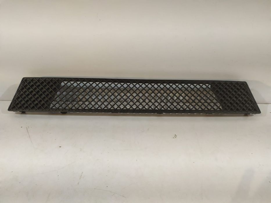 BMW 1 E82 / E88 kratka środkowa - 14184