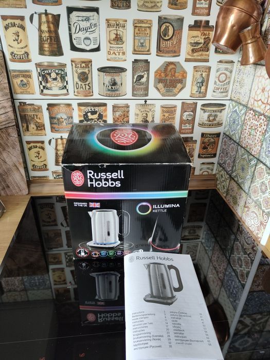 Электрочайник с функцией индикации Russell Hobbs Illumina