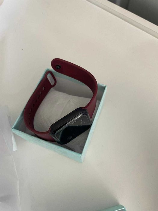 asortyment, akcesoria, kapelusze, pojemniki, zabawki 100 kg