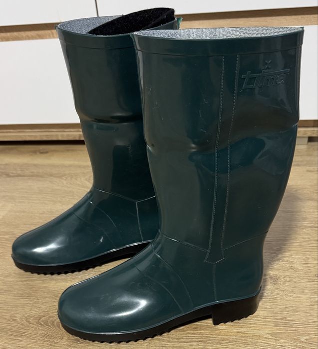 Резинові черевики - 350 грн.