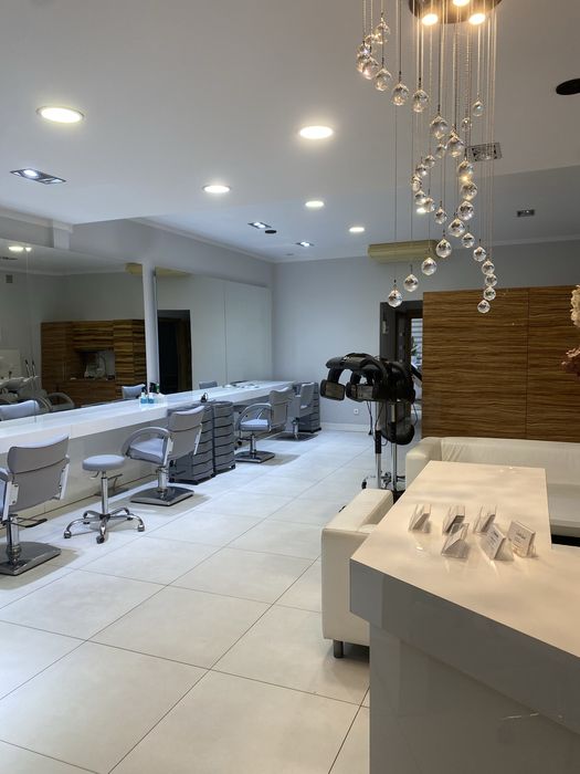 Wynajme stanowisko fryzjerskie