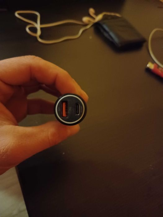 Ładowarka samochodowa REINSTON