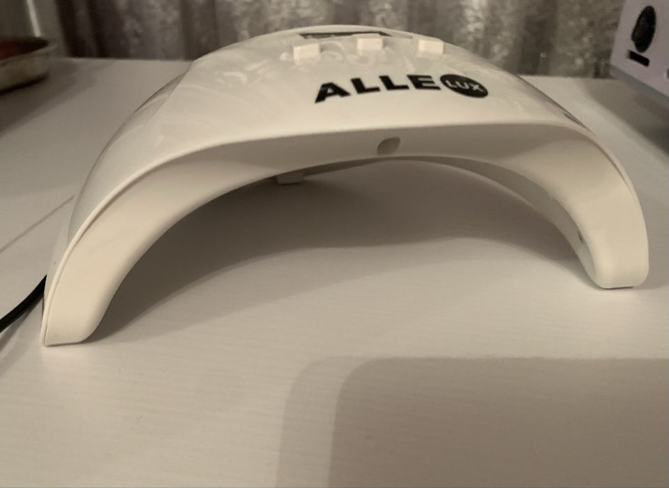 LED лампа для манікюру