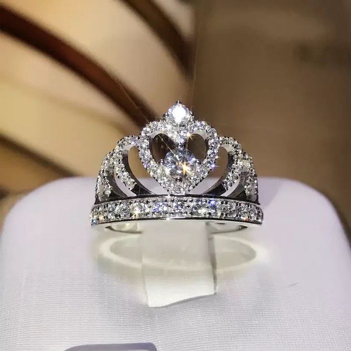 Женские серебрянные кольца