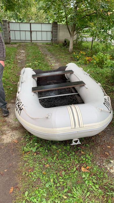 Продам кільовий надувний човен Navigator 330 (ПВХ) під мотор