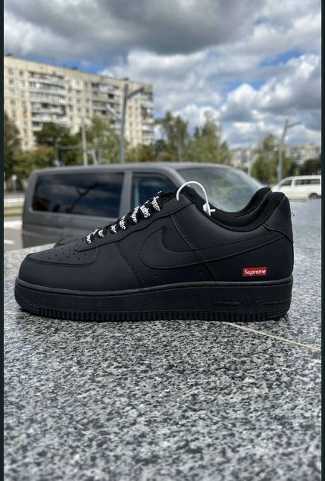 Nike Air Force 1 Low Supreme Black