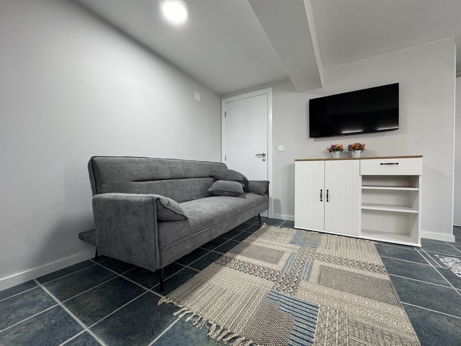 Almada quarto (a 300m da fertagus)(15 minutos de Lisboa)