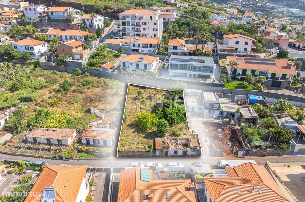 Terreno Urbano com Vista Mar em Santo António – Funchal