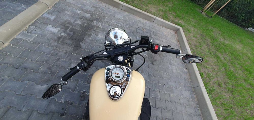 Honda Shadow VT 125 custom A1