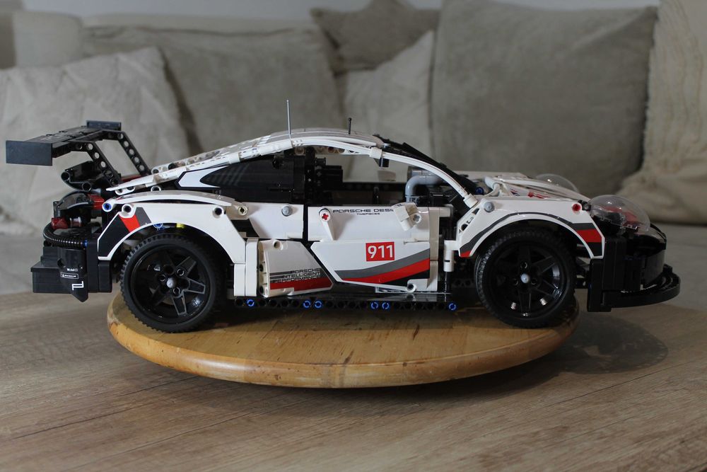 Samochód Sportowy PORSCHE 911 RSR klocki auto 1580 elementów (42096)