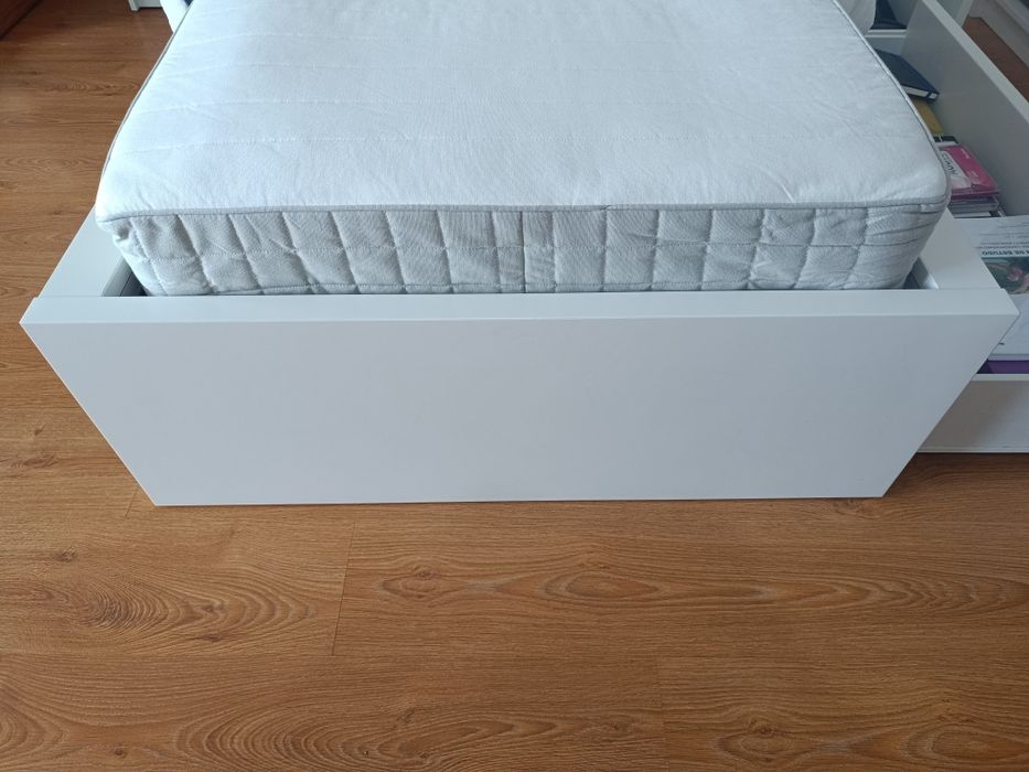 Cama solteiro Malm IKEA + estrado + colchão + 2 gavetas