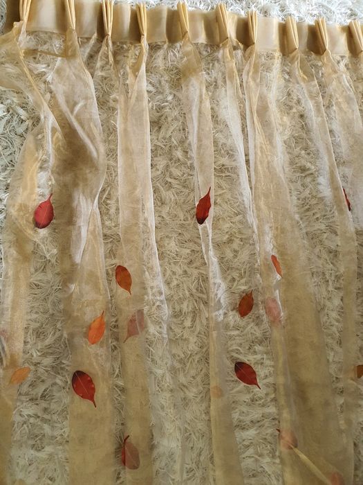 Cortinados em organza feitos à mão