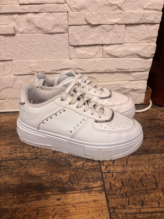 Buty damskie sportowe