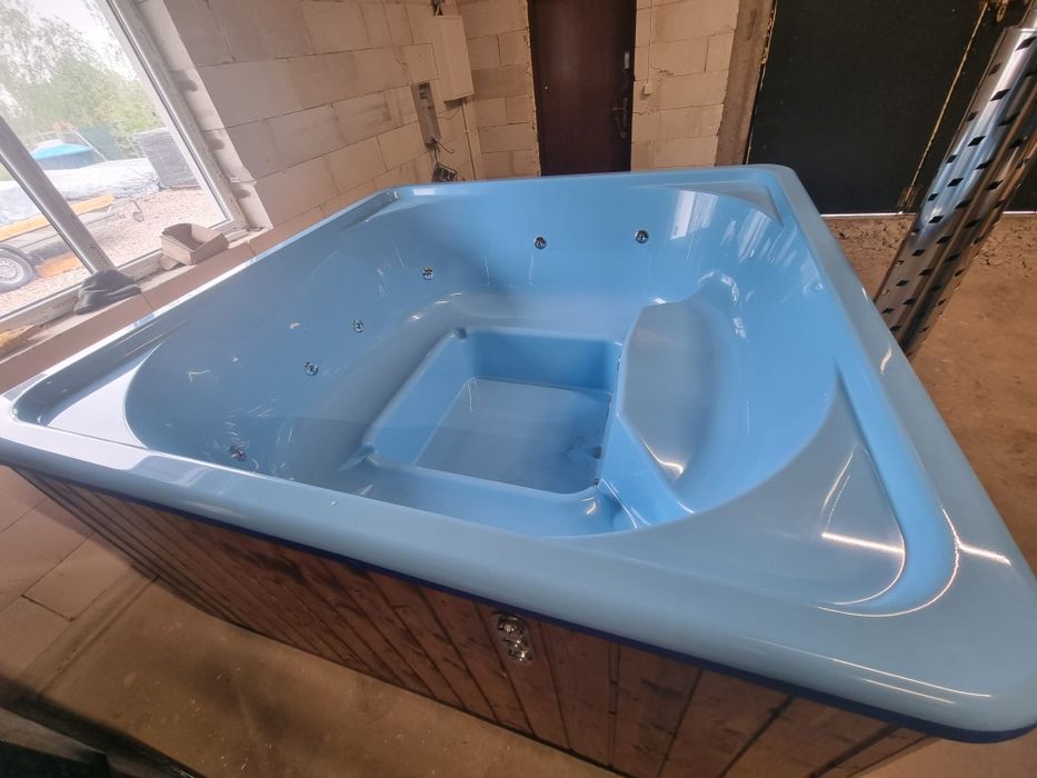 Jacuzzi kwadrat 2.2x2.2 m hydromasaż Spa ogrodowe