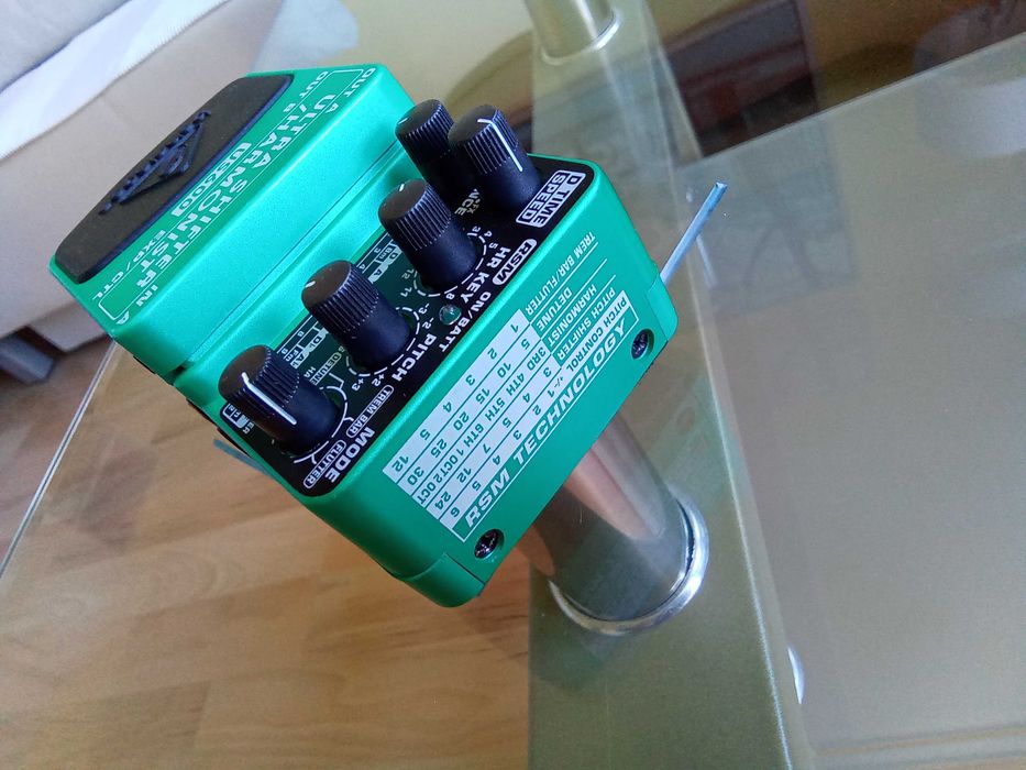 Behringer US600 ultra shifter harmonist