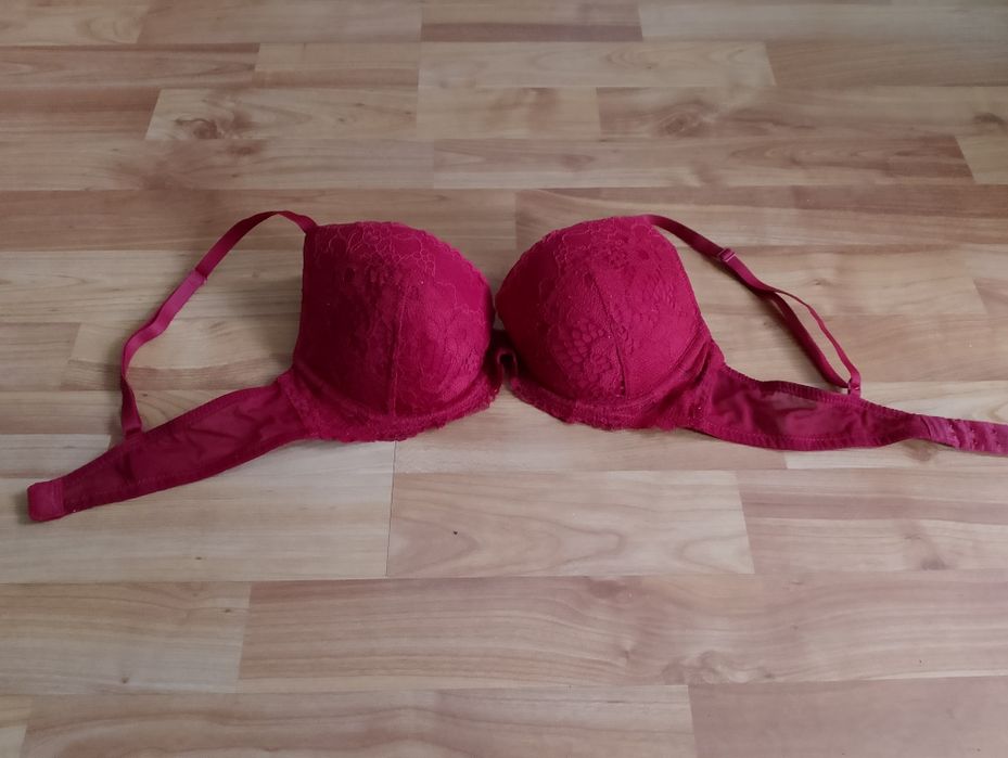 Koronkowy biustonosz stanik 75C