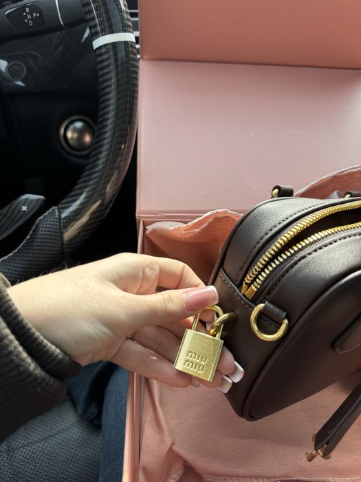 Сумка miu miu Arcadie leather bag коричнева шкіряна