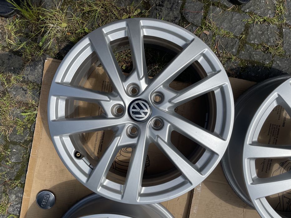 Felgi aluminiowe OEM 17'' Audi A3 8V VW Golf Skoda Octavia Seat 5x112