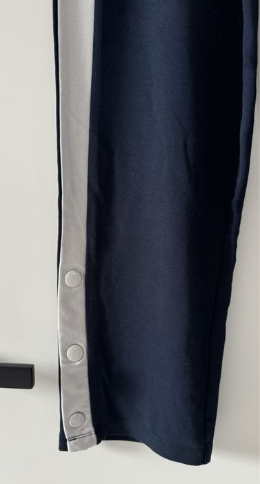 spodnie dresowe United Colors of Benetton r.150 cm - stan super